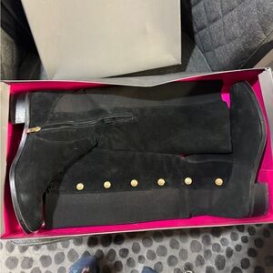 Elegant Black Knee-High Boots